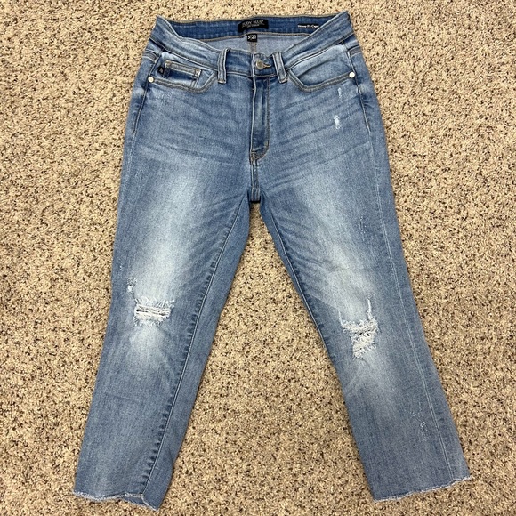 Judy Blue Skinny Capri’s - Picture 2 of 3